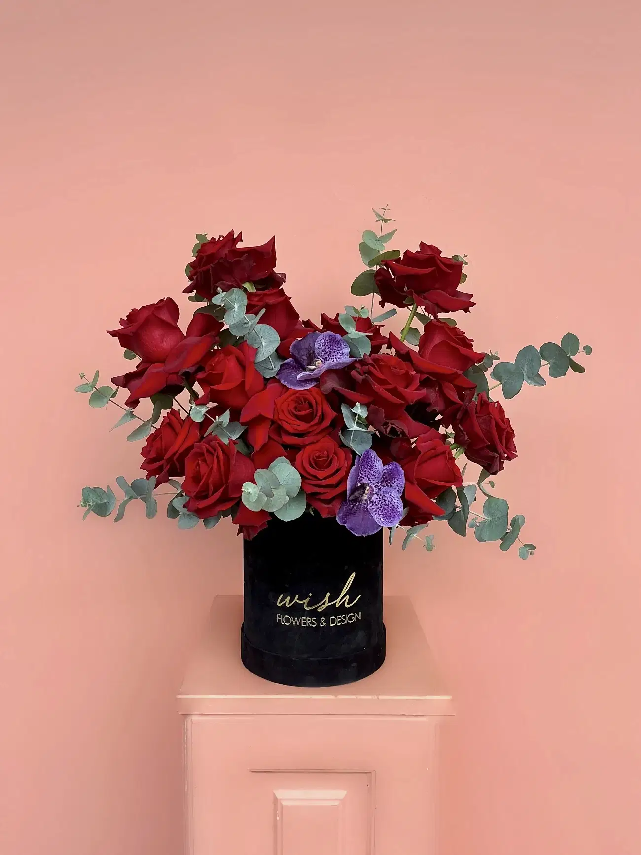 Siyah Kadife Kutuda Kırmızı Ekvator Gülleri