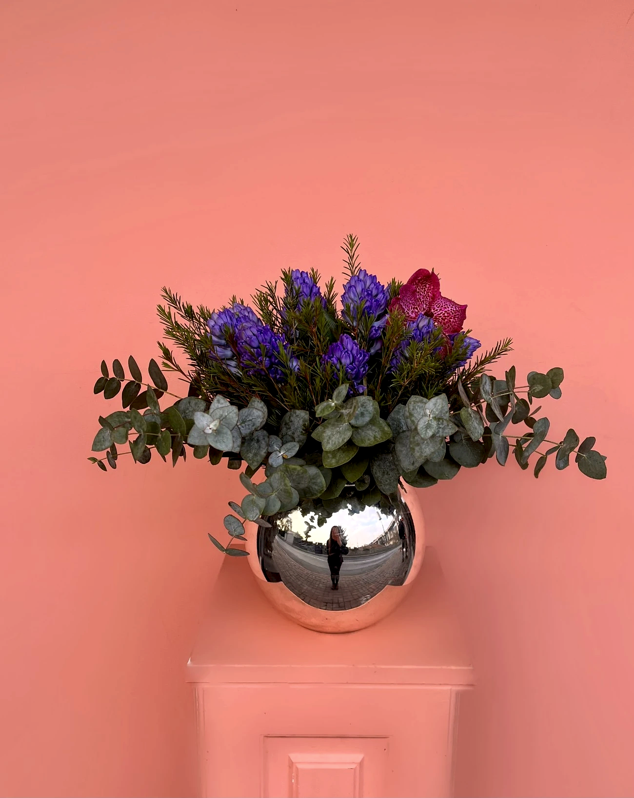 Gümüş Fanusta Sümbüller