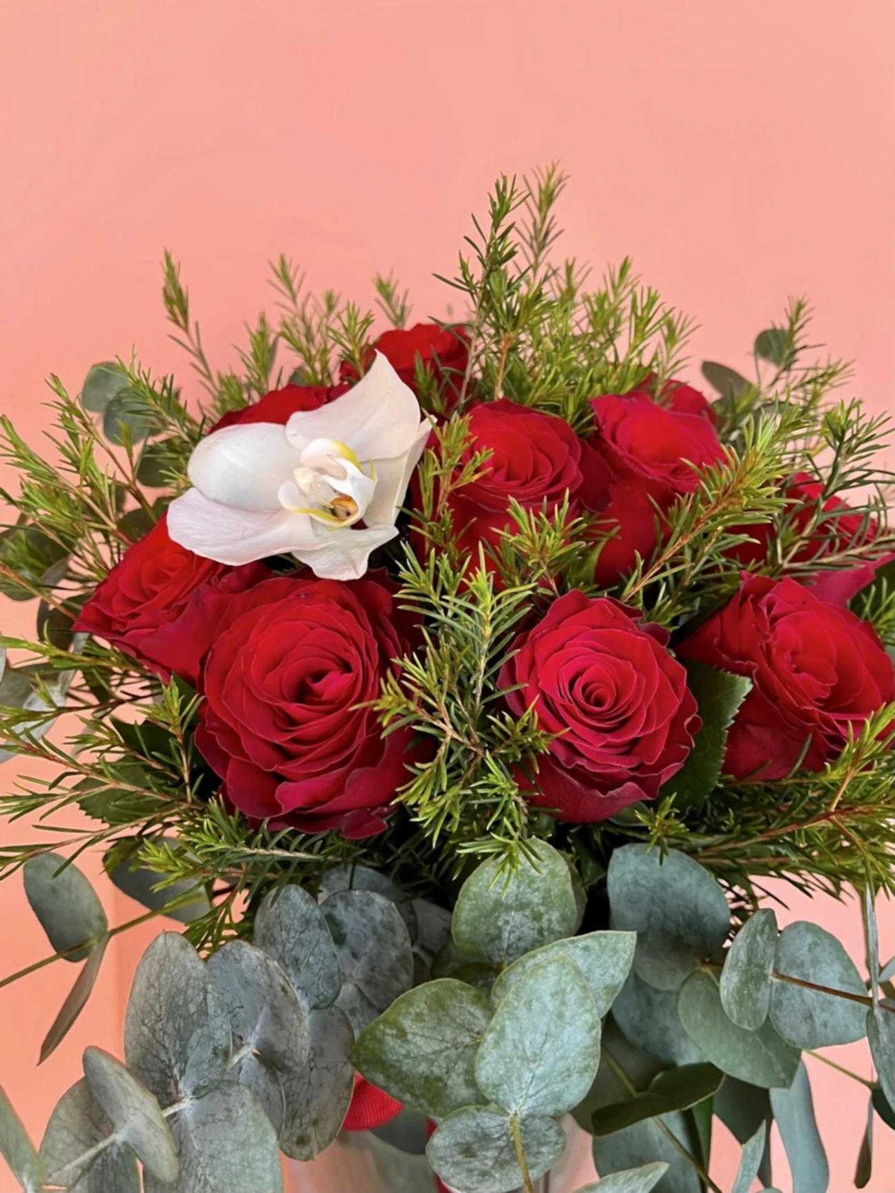 Cam Vazoda Kırmızı Güller