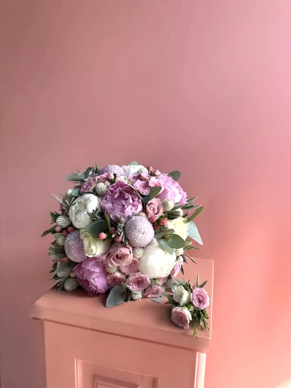 Beyaz & Pembe Gelin Buketi ve Damat Yaka Çiçeği