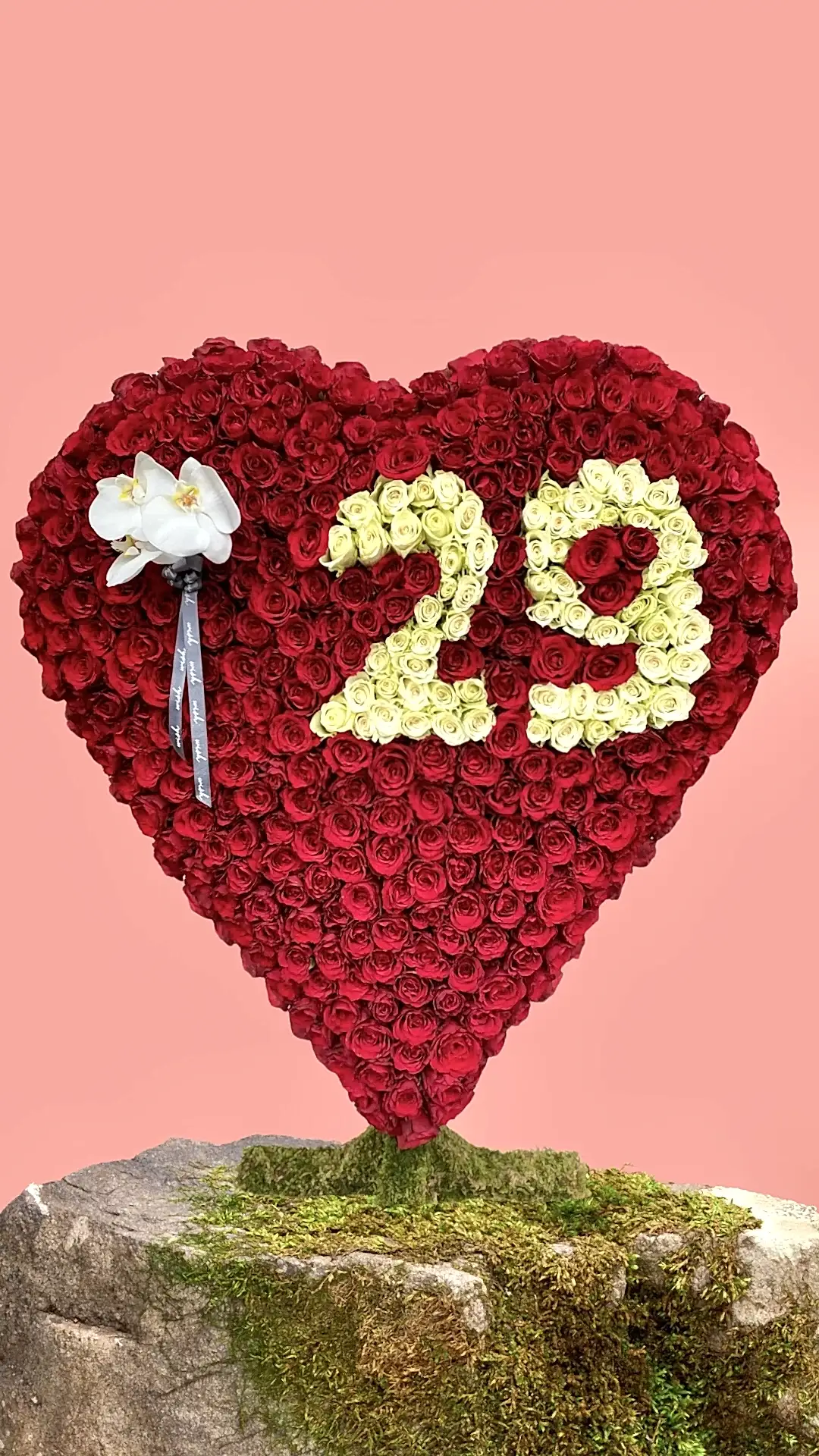 Kırmızı Güller İle Kişiye Özel Büyük Kalp Aranjman