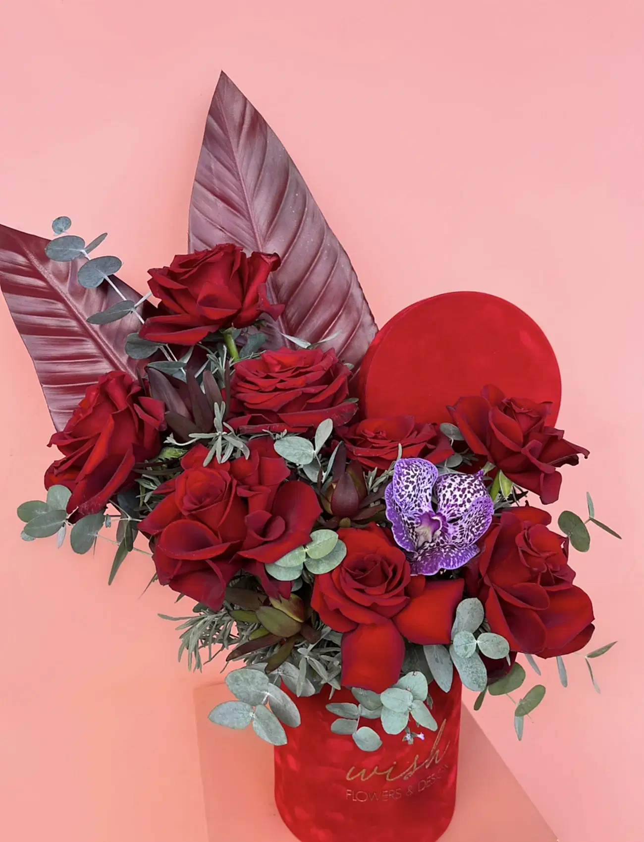 Kırmızı Kadife Kutuda Kırmızı Ekvator Gülleri