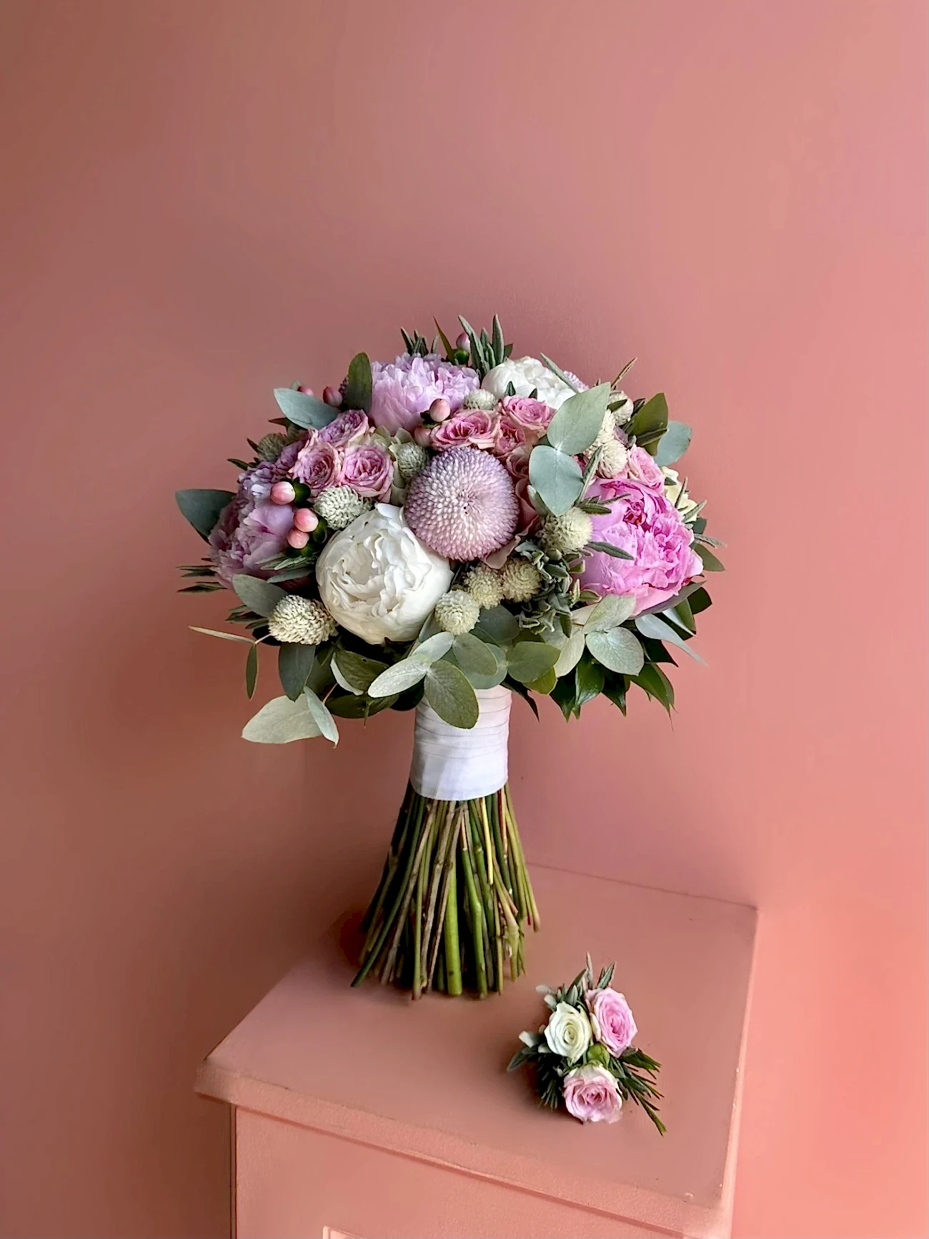 Beyaz & Pembe Gelin Buketi ve Damat Yaka Çiçeği