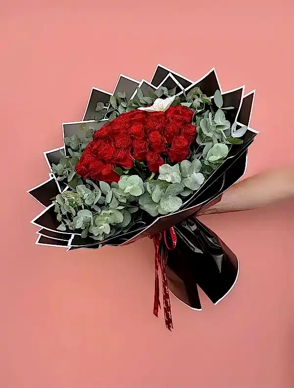 Aisha Kırmızı Gül Buketi