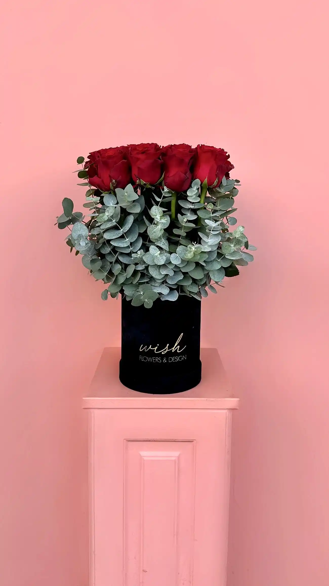 Siyah Kadife Kutuda Kırmızı Gül Bahçesi