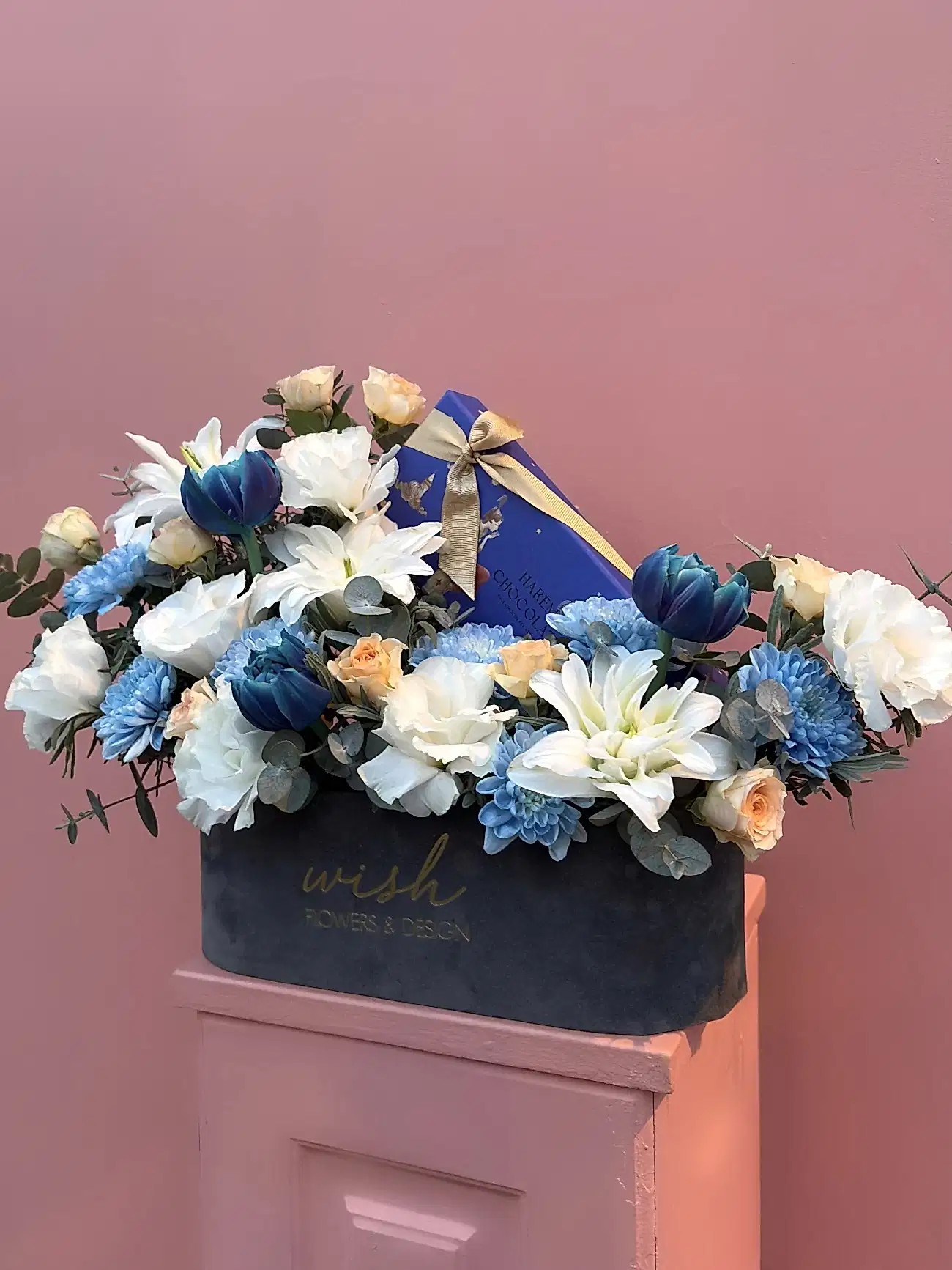 Gri Kadife Kutuda Harem Roll Lokumlu Mavi Çiçek Bahçesi