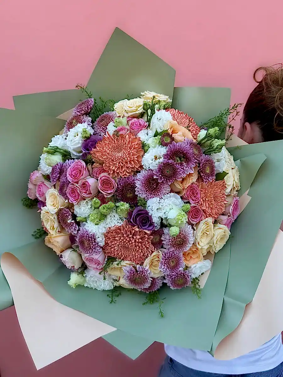 Romance in Bloom Karışık Buket