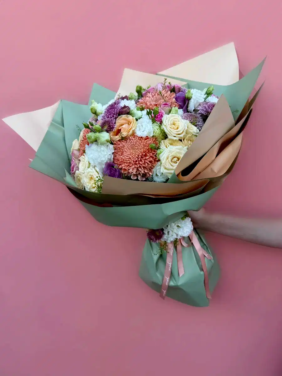 Romance in Bloom Karışık Buket