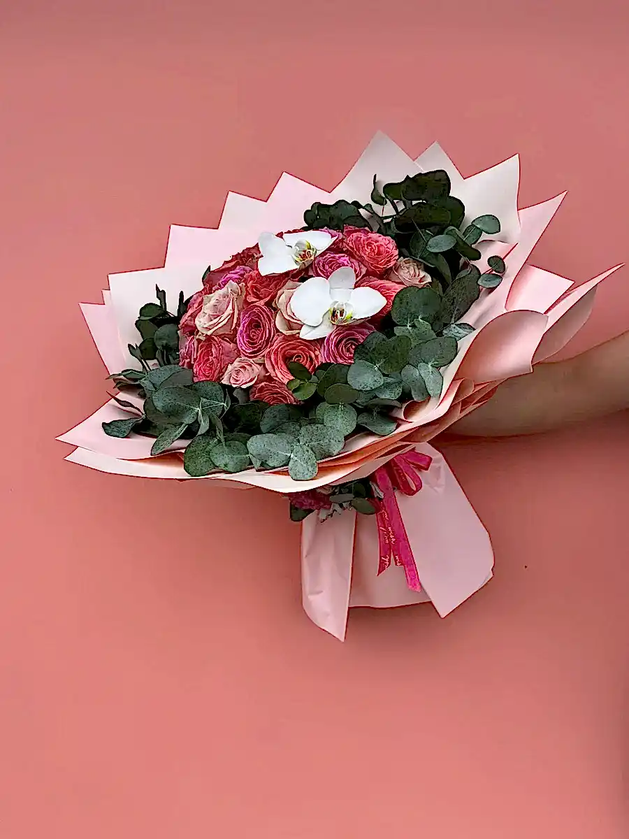 Rosanna Karışık Pembe Güller Buketi