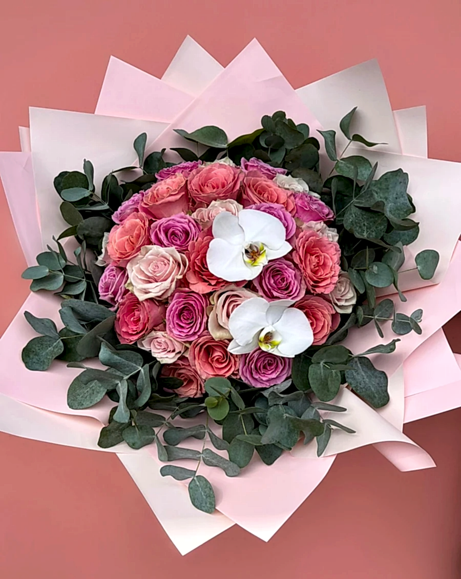 Rosanna Karışık Pembe Güller Buketi